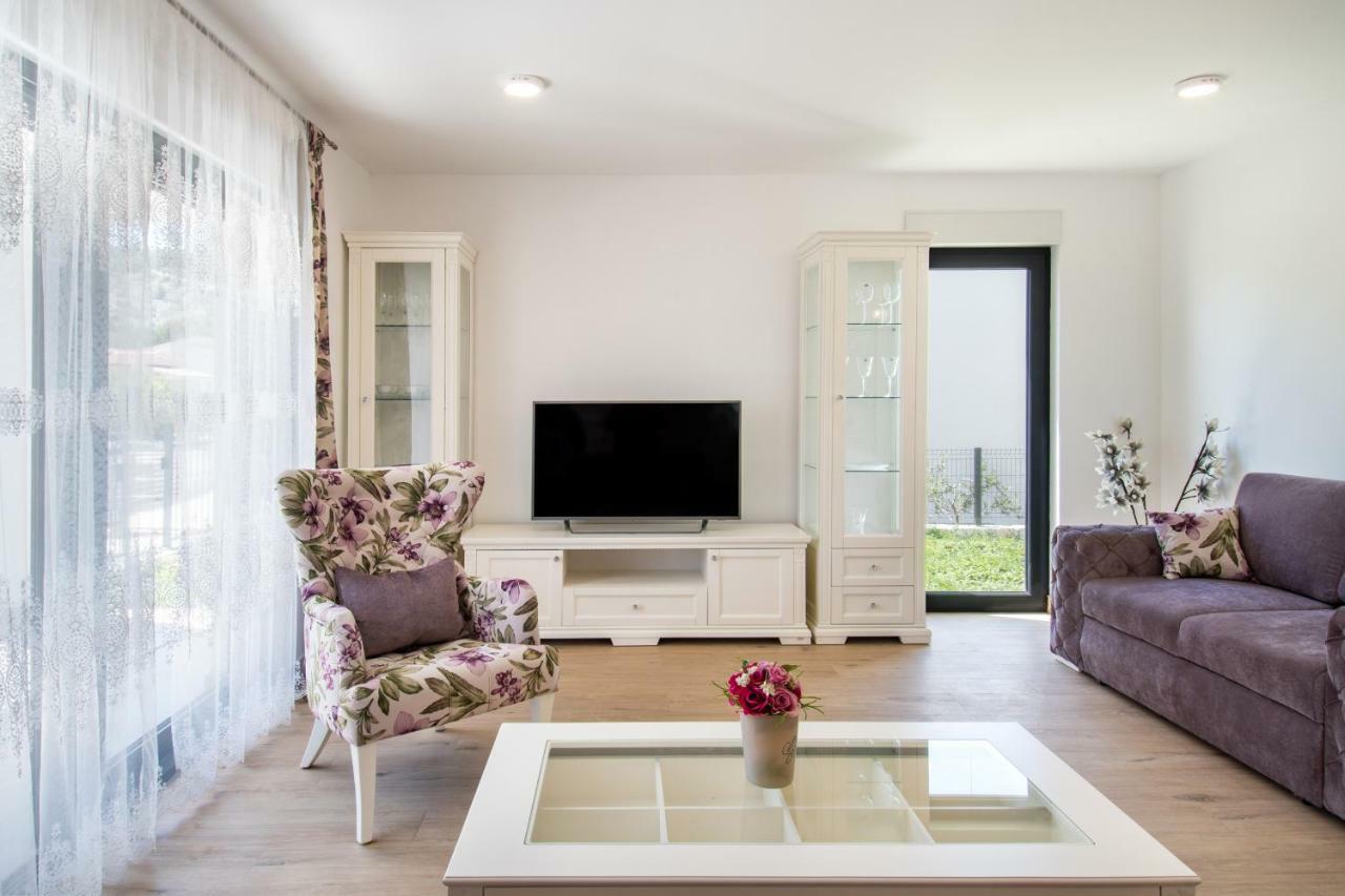 Luxury Apartments Alkar With Swimming Pool Ražanj Екстериор снимка
